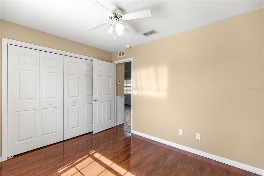 待售: $375,000 (4 贝兹, 3 浴室, 2207 平方英尺)