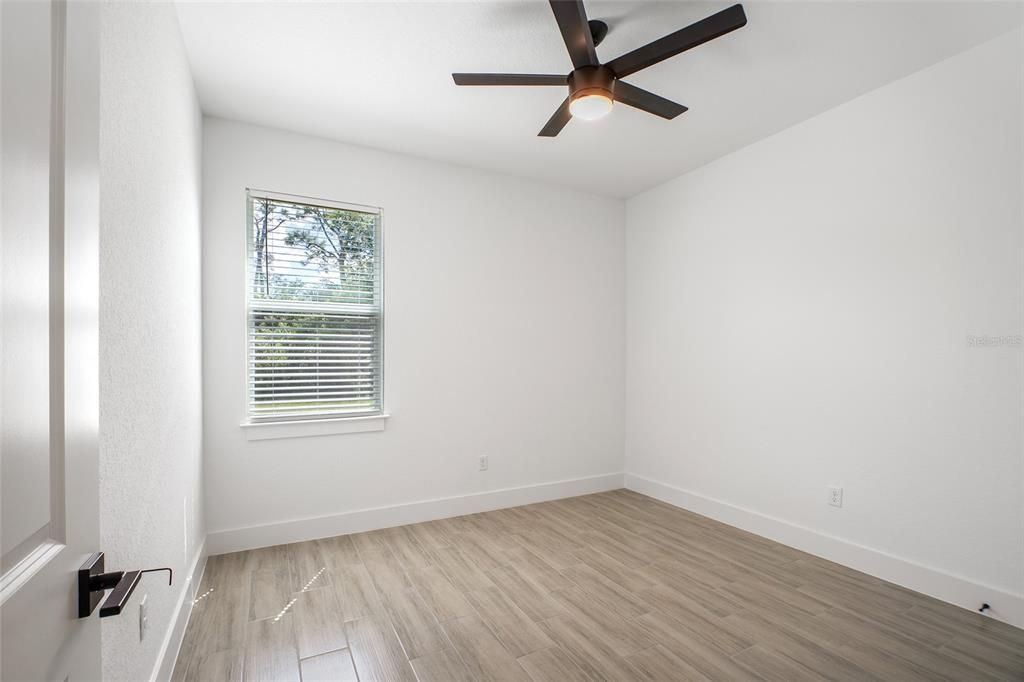 For Rent: $2,495 (4 beds, 2 baths, 1882 Square Feet)