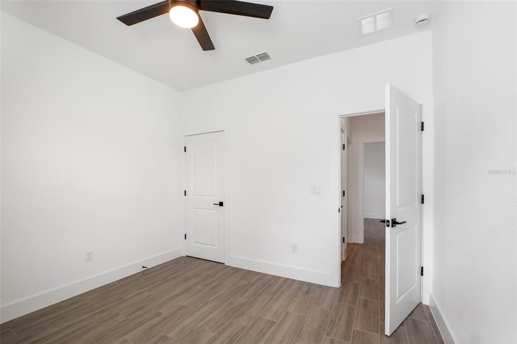 For Rent: $2,495 (4 beds, 2 baths, 1882 Square Feet)