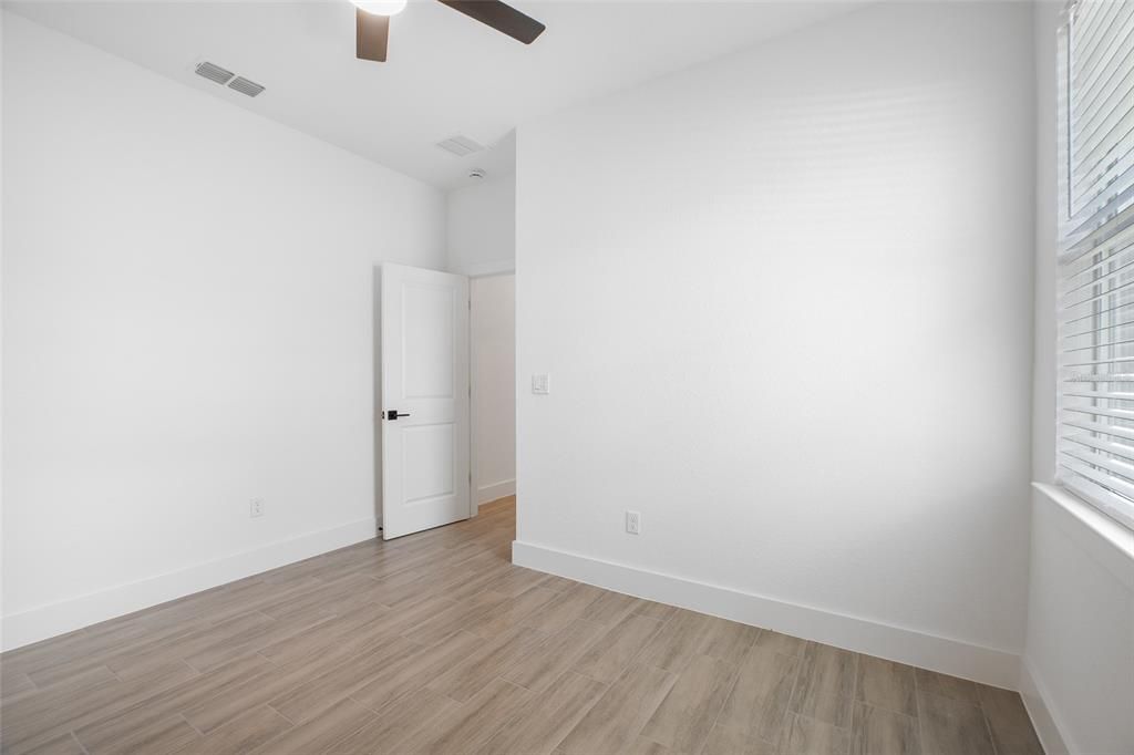 For Rent: $2,495 (4 beds, 2 baths, 1882 Square Feet)