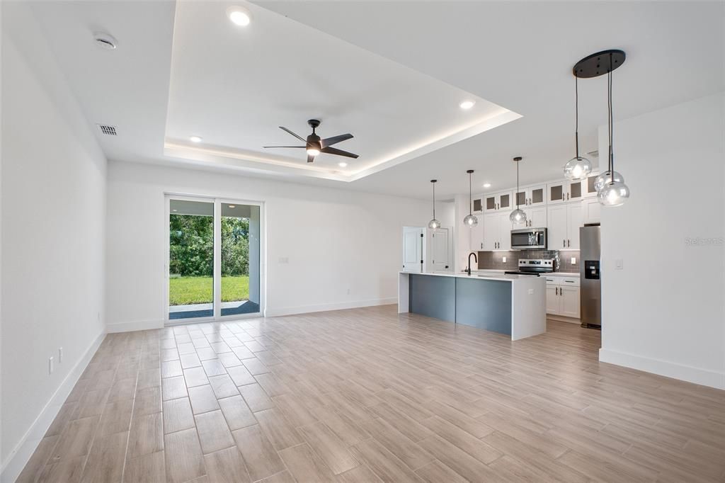 For Rent: $2,495 (4 beds, 2 baths, 1882 Square Feet)