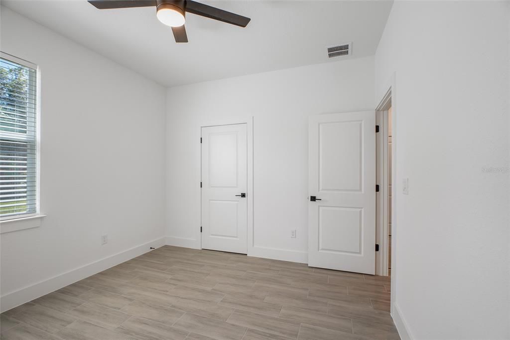 For Rent: $2,495 (4 beds, 2 baths, 1882 Square Feet)