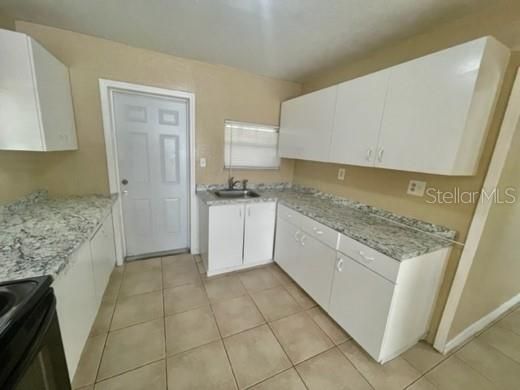 For Rent: $1,795 (3 beds, 1 baths, 960 Square Feet)