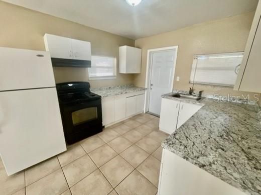 For Rent: $1,795 (3 beds, 1 baths, 960 Square Feet)