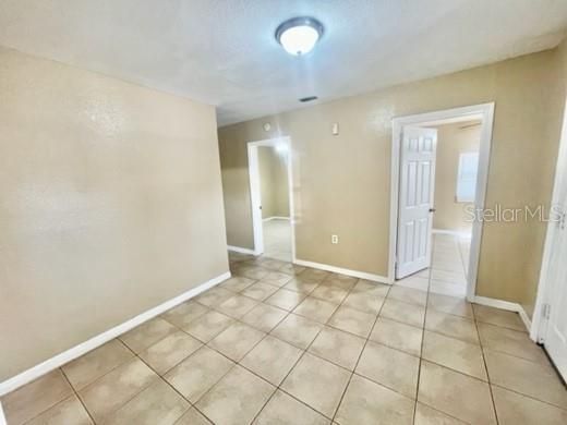 For Rent: $1,795 (3 beds, 1 baths, 960 Square Feet)