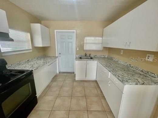 For Rent: $1,795 (3 beds, 1 baths, 960 Square Feet)