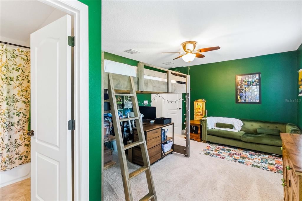 For Sale: $820,000 (5 beds, 3 baths, 3546 Square Feet)