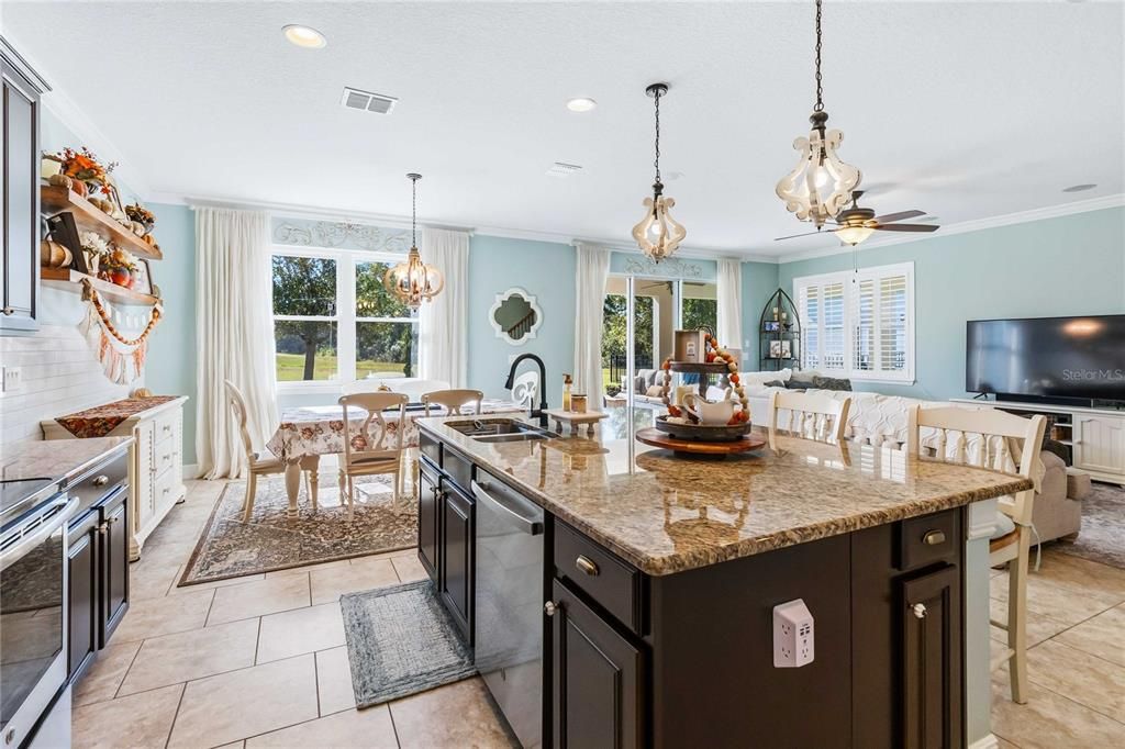 For Sale: $820,000 (5 beds, 3 baths, 3546 Square Feet)