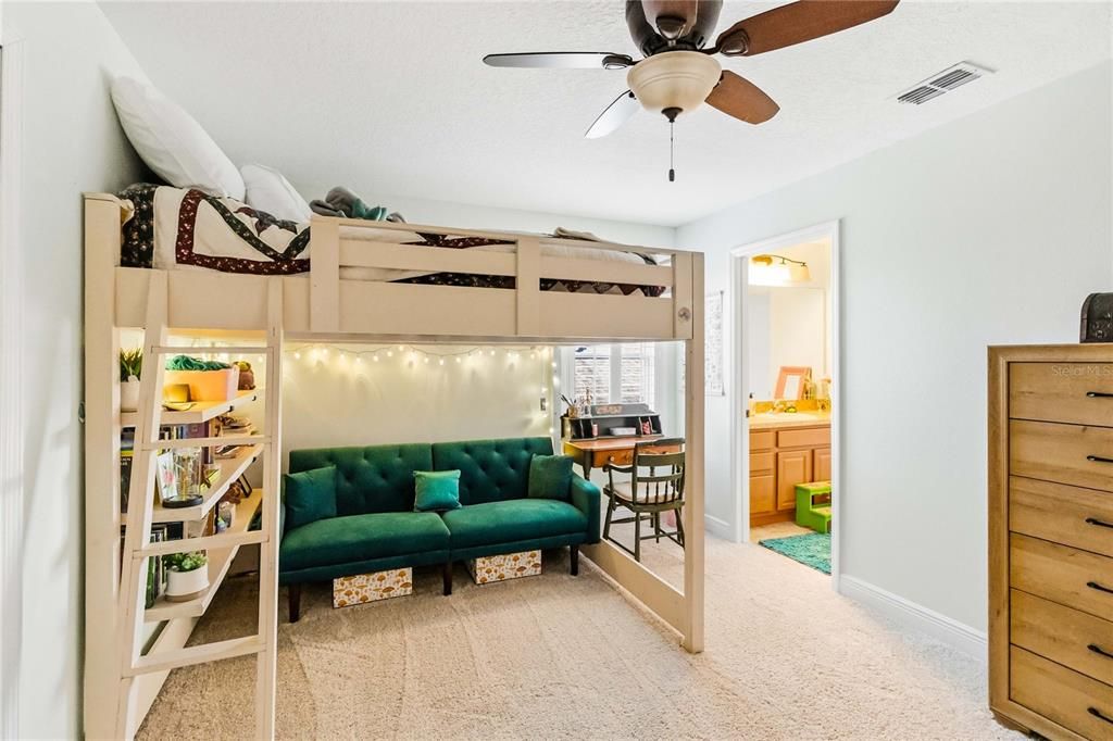 For Sale: $820,000 (5 beds, 3 baths, 3546 Square Feet)