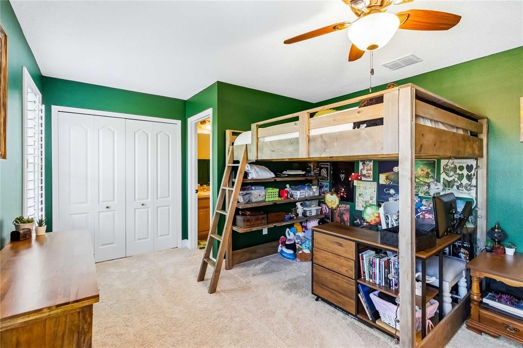 For Sale: $820,000 (5 beds, 3 baths, 3546 Square Feet)