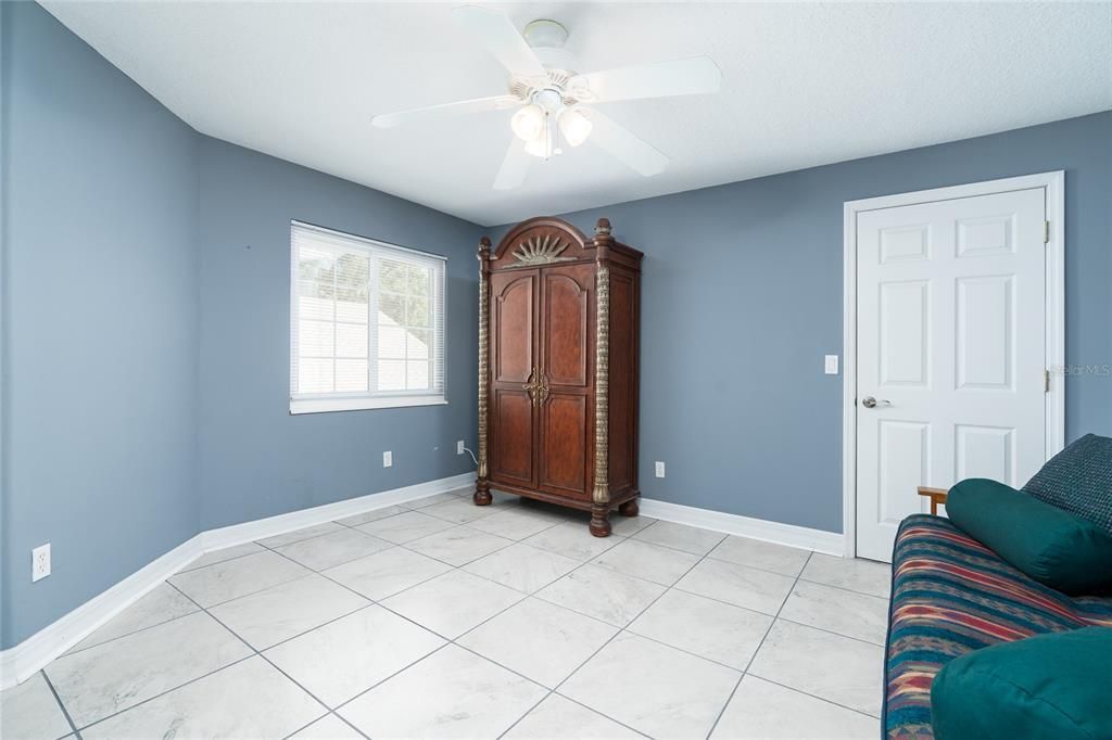 For Sale: $385,000 (3 beds, 3 baths, 1991 Square Feet)