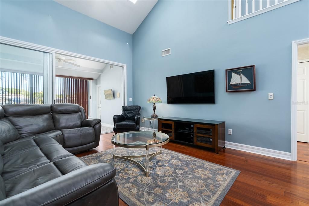 For Sale: $385,000 (3 beds, 3 baths, 1991 Square Feet)