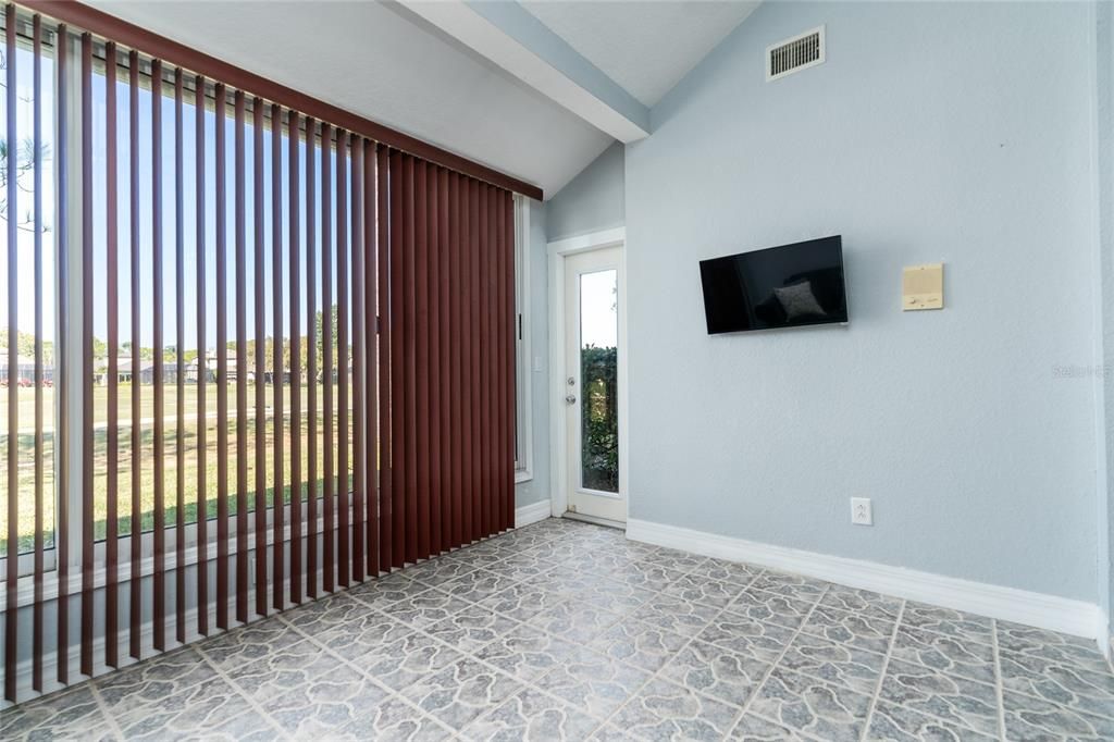 For Sale: $385,000 (3 beds, 3 baths, 1991 Square Feet)