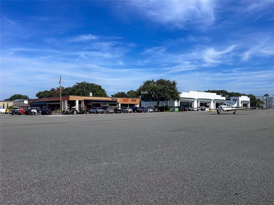 For Sale: $385,000 (3 beds, 3 baths, 1991 Square Feet)