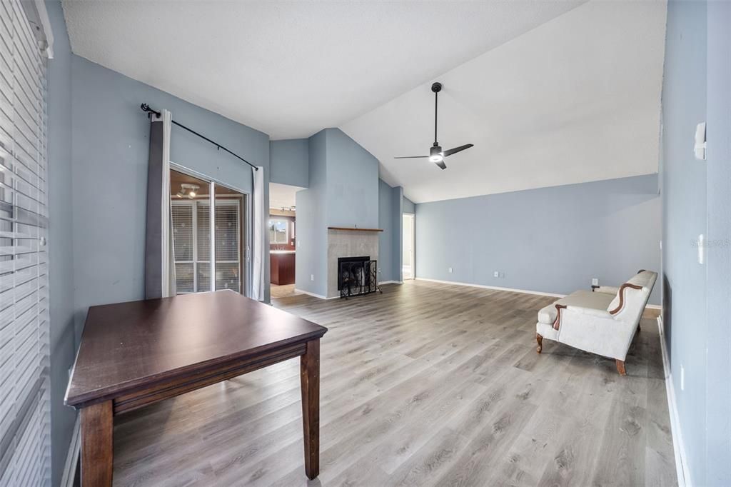 For Sale: $345,000 (2 beds, 2 baths, 1485 Square Feet)