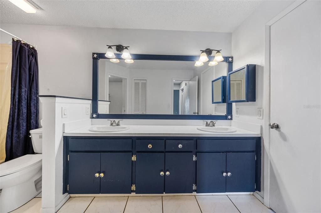 For Sale: $345,000 (2 beds, 2 baths, 1485 Square Feet)