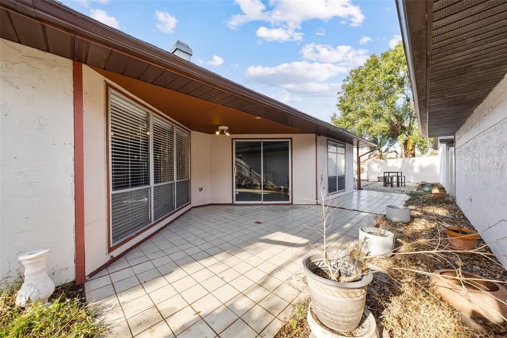 For Sale: $345,000 (2 beds, 2 baths, 1485 Square Feet)