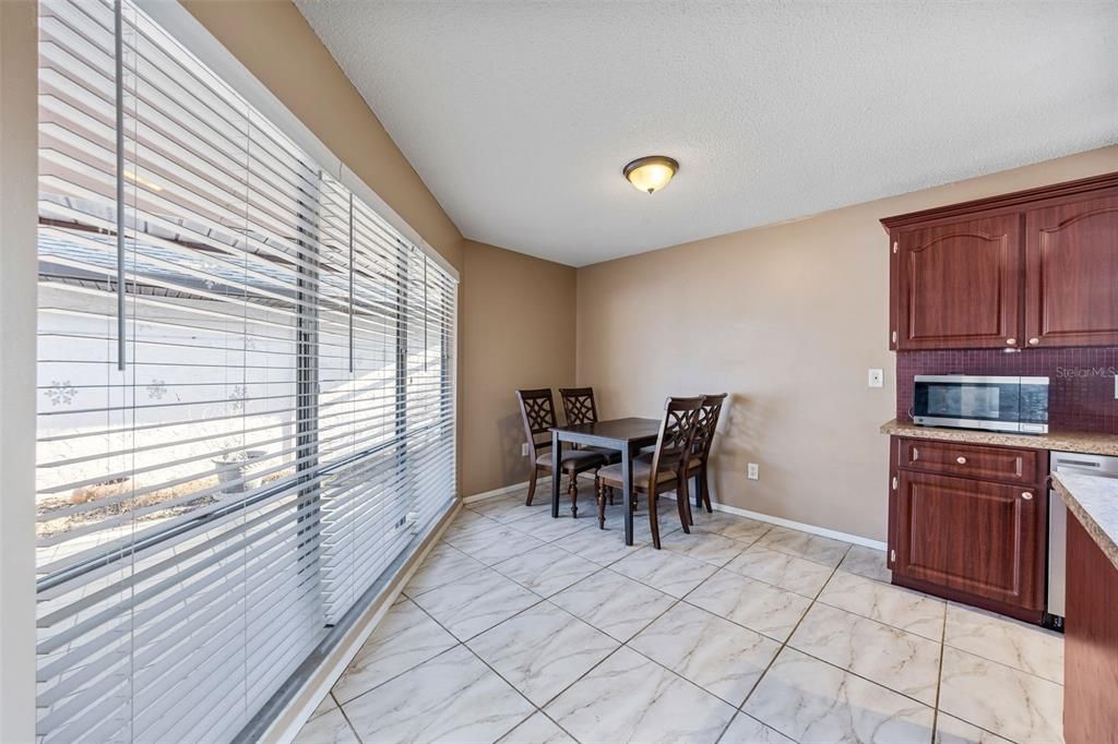 For Sale: $345,000 (2 beds, 2 baths, 1485 Square Feet)