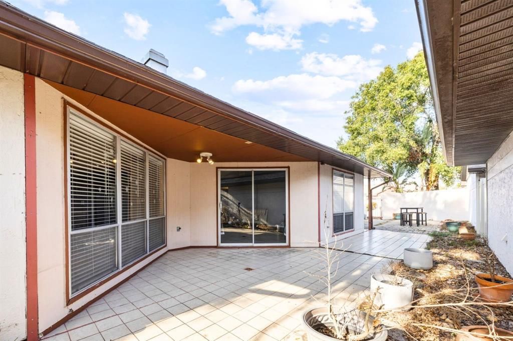 For Sale: $345,000 (2 beds, 2 baths, 1485 Square Feet)