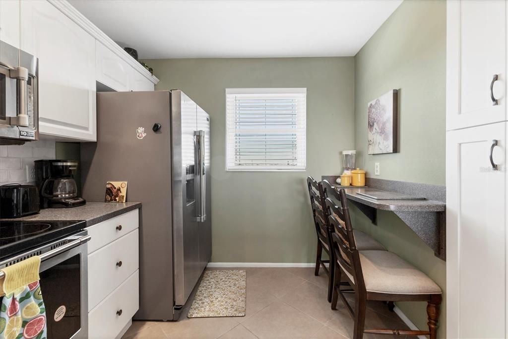 For Sale: $195,000 (2 beds, 2 baths, 1008 Square Feet)