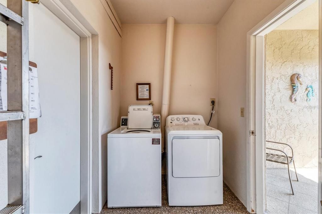 For Sale: $195,000 (2 beds, 2 baths, 1008 Square Feet)