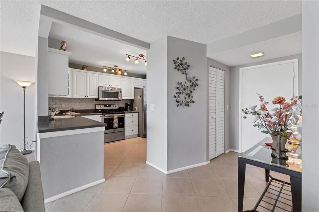 For Sale: $195,000 (2 beds, 2 baths, 1008 Square Feet)