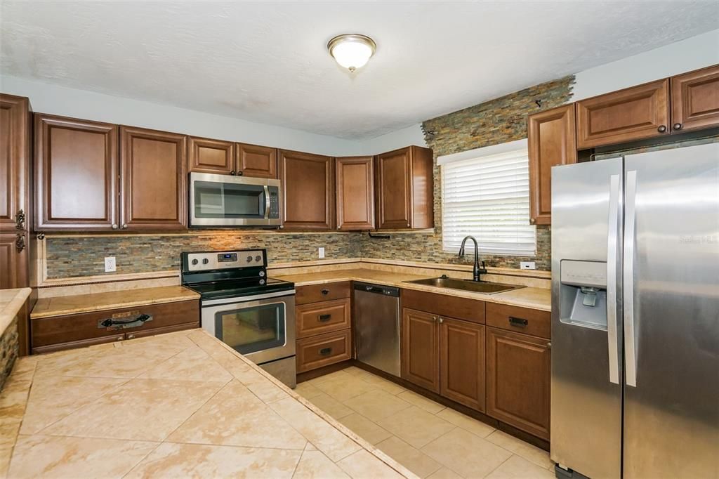 出租: $2,045 (3 贝兹, 2 浴室, 1288 平方英尺)