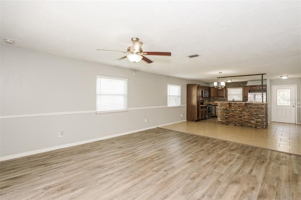 出租: $2,045 (3 贝兹, 2 浴室, 1288 平方英尺)