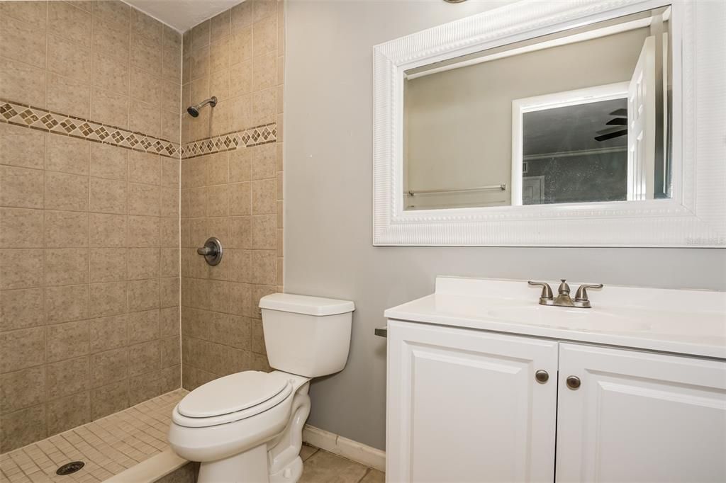 出租: $2,045 (3 贝兹, 2 浴室, 1288 平方英尺)