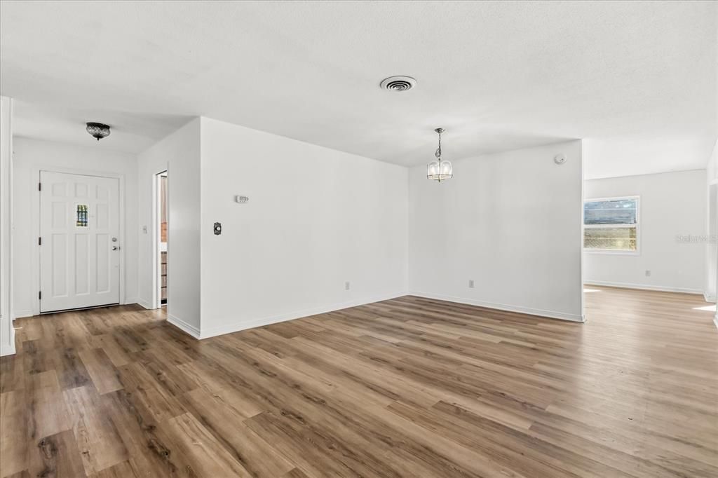 Active With Contract: $395,000 (3 beds, 2 baths, 1516 Square Feet)