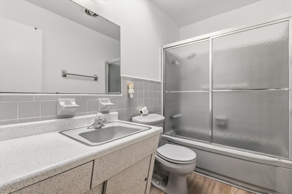 Active With Contract: $395,000 (3 beds, 2 baths, 1516 Square Feet)