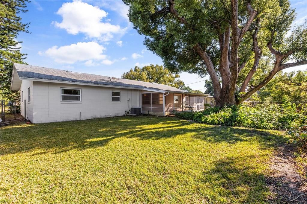 Active With Contract: $395,000 (3 beds, 2 baths, 1516 Square Feet)