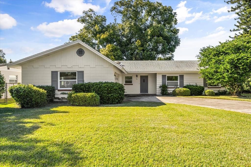 Active With Contract: $395,000 (3 beds, 2 baths, 1516 Square Feet)