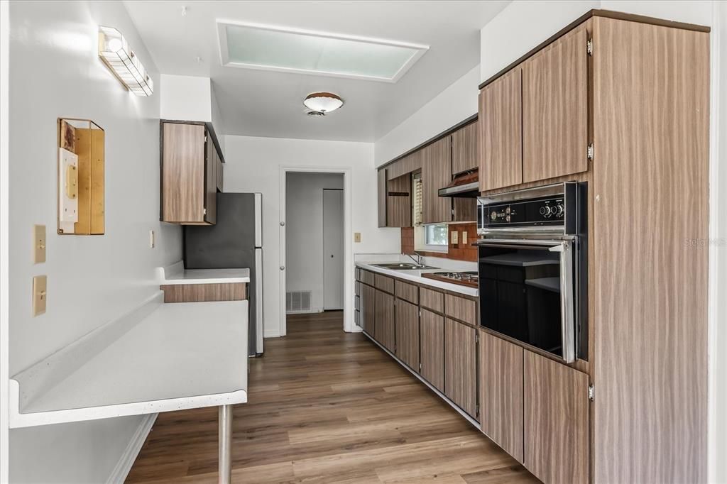 Active With Contract: $395,000 (3 beds, 2 baths, 1516 Square Feet)