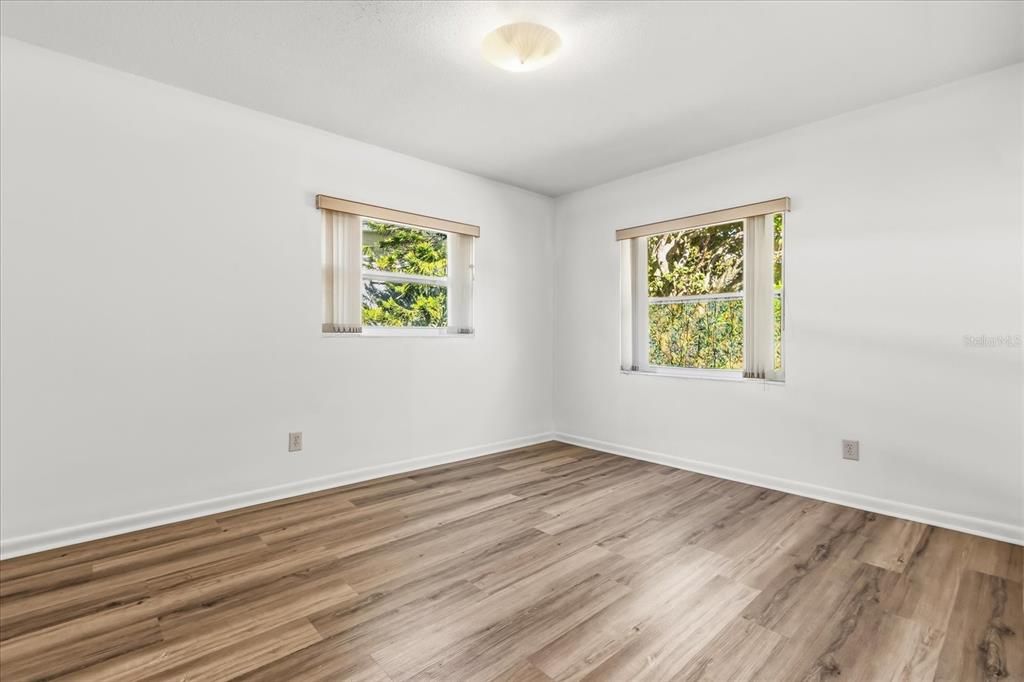 Active With Contract: $395,000 (3 beds, 2 baths, 1516 Square Feet)