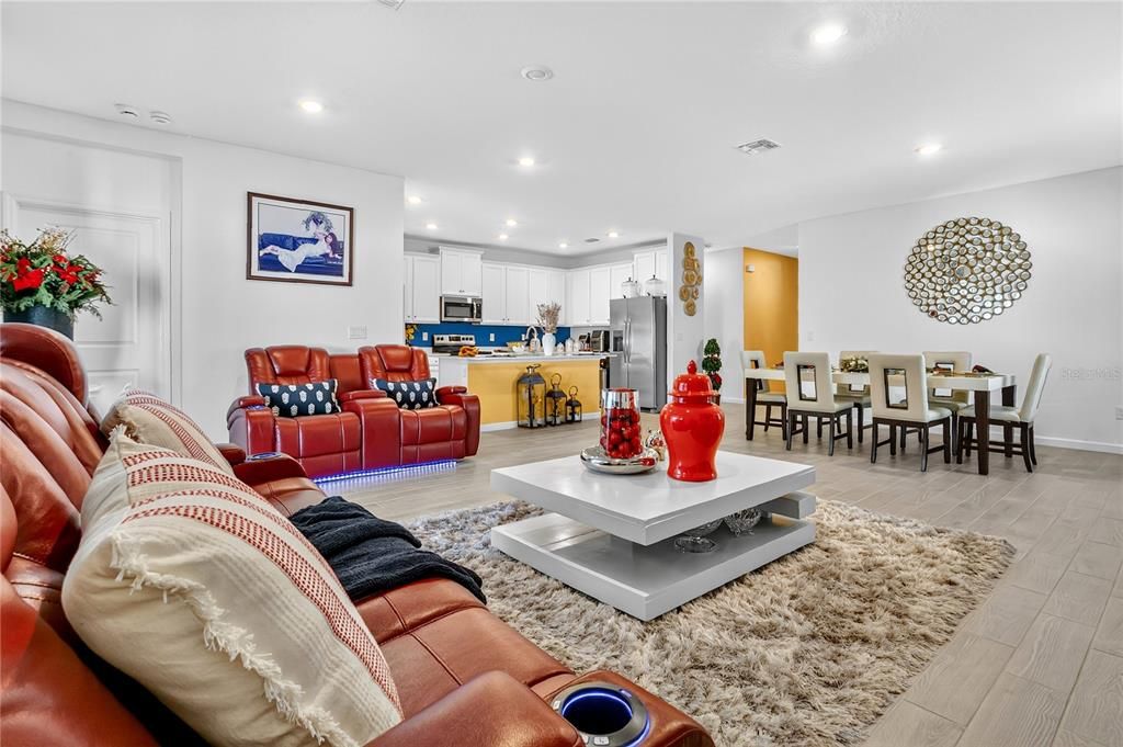 待售: $344,900 (4 贝兹, 3 浴室, 2039 平方英尺)