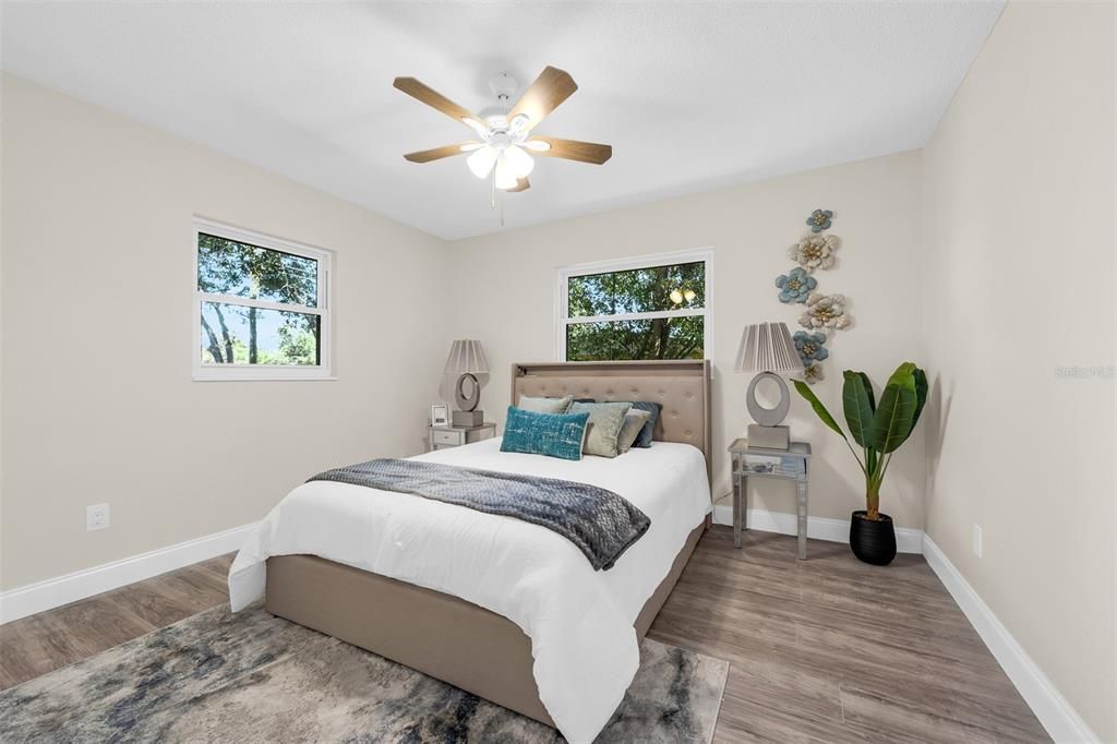 Active With Contract: $290,000 (2 beds, 1 baths, 875 Square Feet)