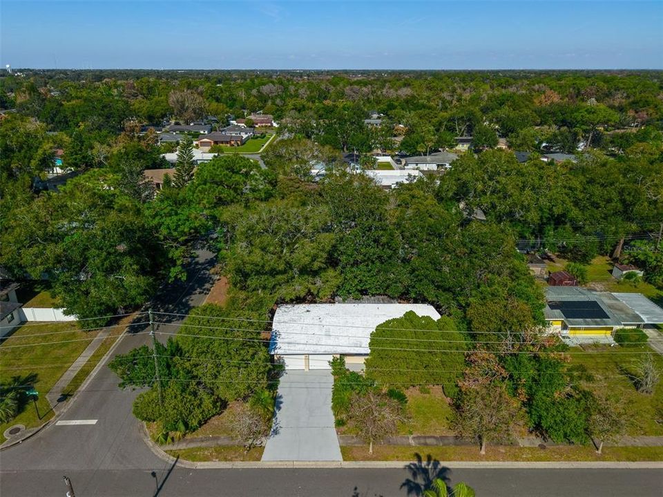 Active With Contract: $290,000 (2 beds, 1 baths, 875 Square Feet)