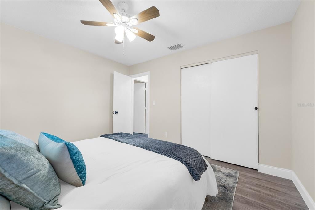 Active With Contract: $290,000 (2 beds, 1 baths, 875 Square Feet)