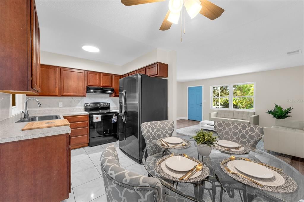 Active With Contract: $290,000 (2 beds, 1 baths, 875 Square Feet)