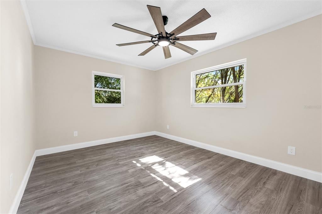 Active With Contract: $290,000 (2 beds, 1 baths, 875 Square Feet)