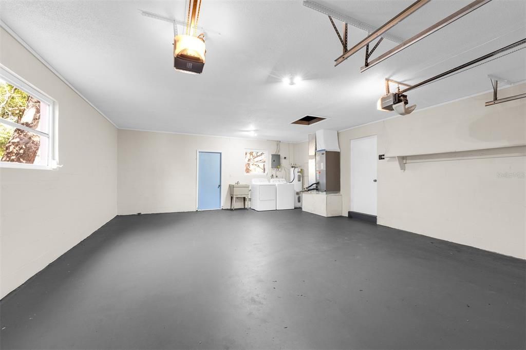 Active With Contract: $290,000 (2 beds, 1 baths, 875 Square Feet)