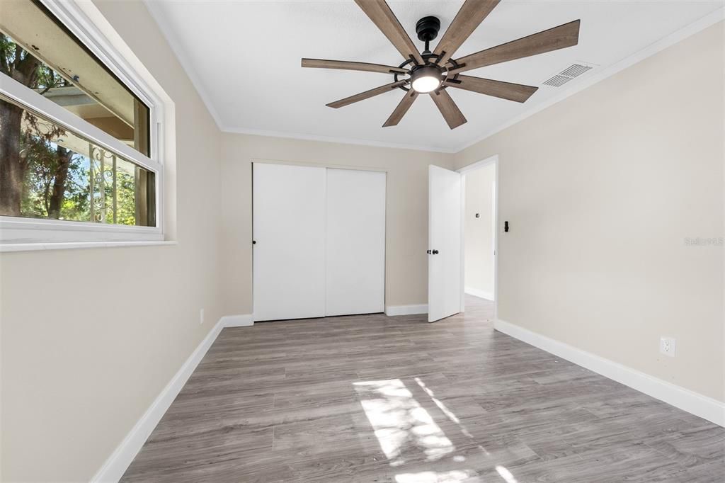 Active With Contract: $290,000 (2 beds, 1 baths, 875 Square Feet)