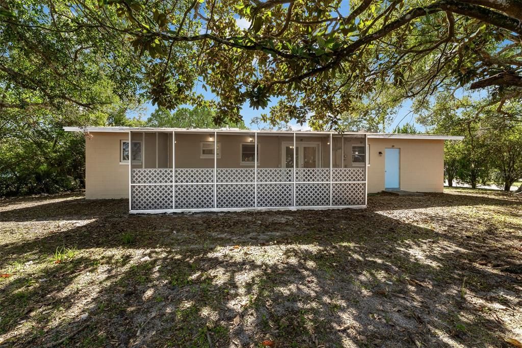 Active With Contract: $290,000 (2 beds, 1 baths, 875 Square Feet)