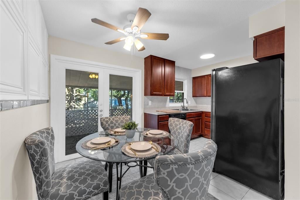 Active With Contract: $290,000 (2 beds, 1 baths, 875 Square Feet)