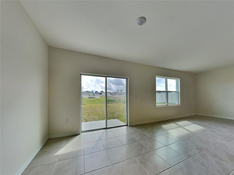 For Rent: $2,899 (7 beds, 4 baths, 2774 Square Feet)