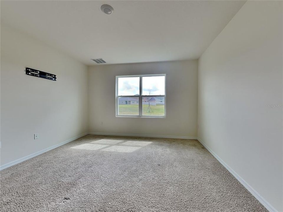 For Rent: $2,899 (7 beds, 4 baths, 2774 Square Feet)