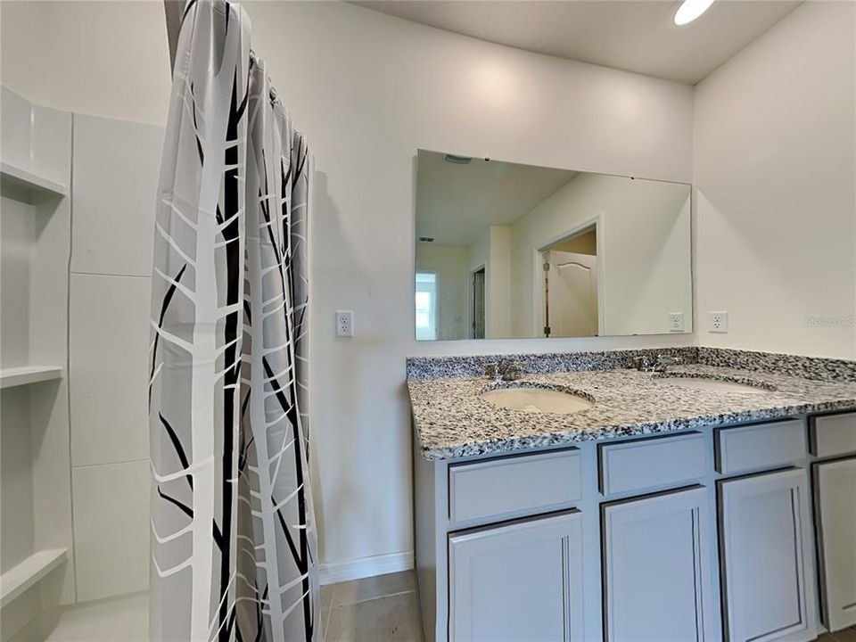 For Rent: $2,899 (7 beds, 4 baths, 2774 Square Feet)