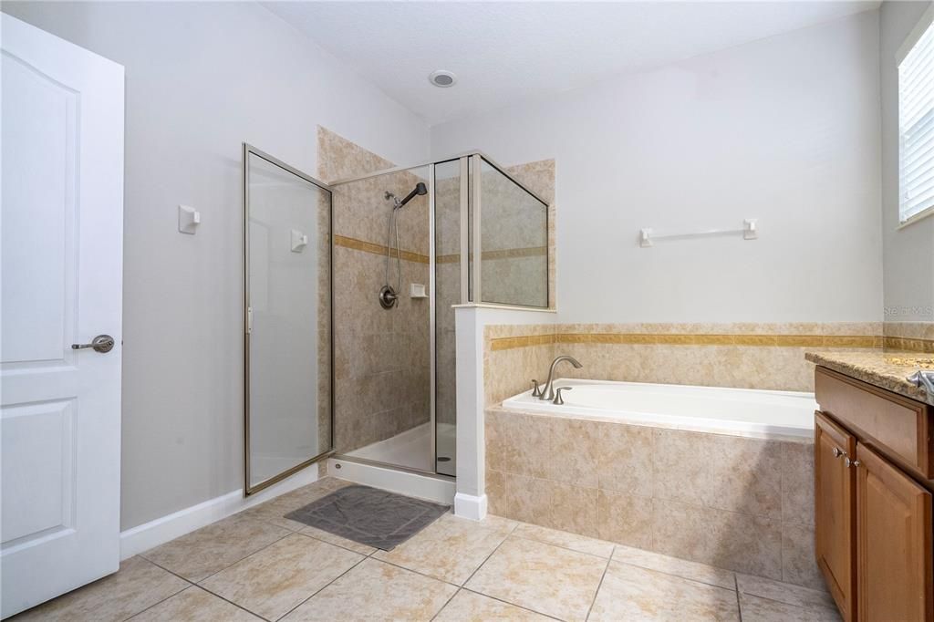 待售: $510,000 (4 贝兹, 3 浴室, 2293 平方英尺)