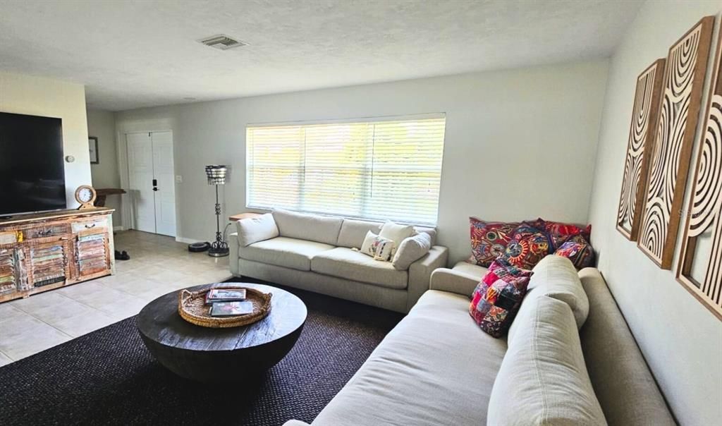 На продажу: $949,000 (2 спален, 2 ванн, 1604 Квадратных фут)